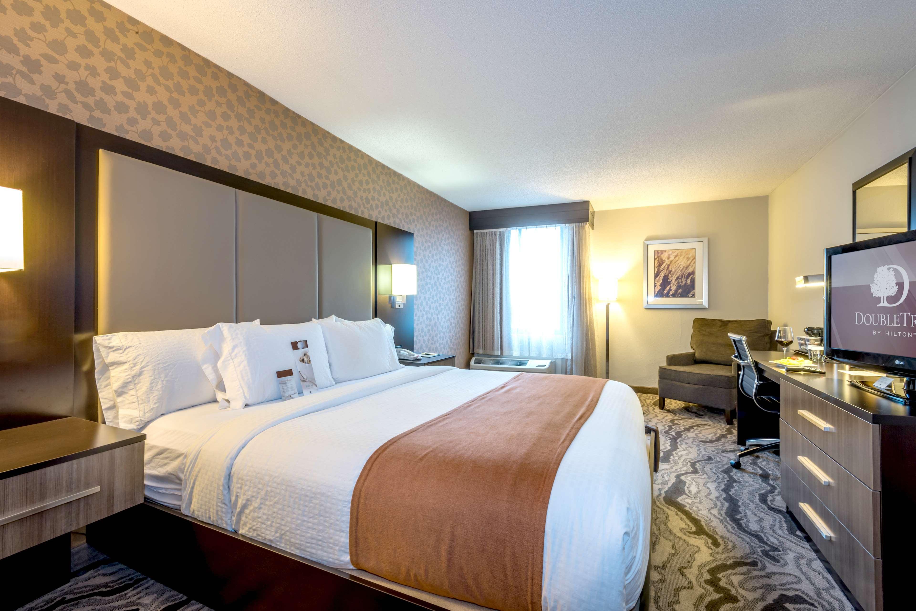 Doubletree By Hilton Montgomery Downtown Экстерьер фото