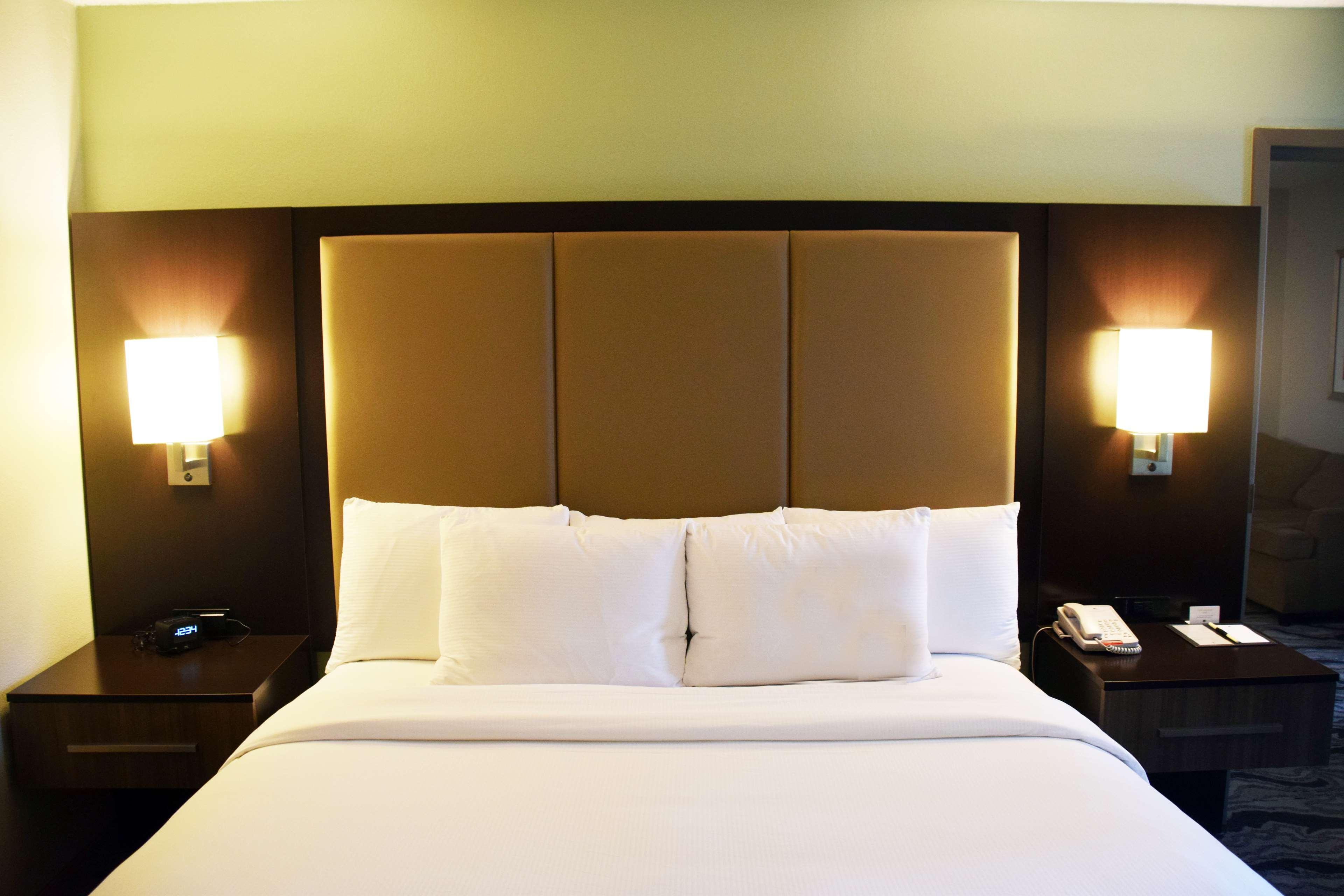 Doubletree By Hilton Montgomery Downtown Экстерьер фото