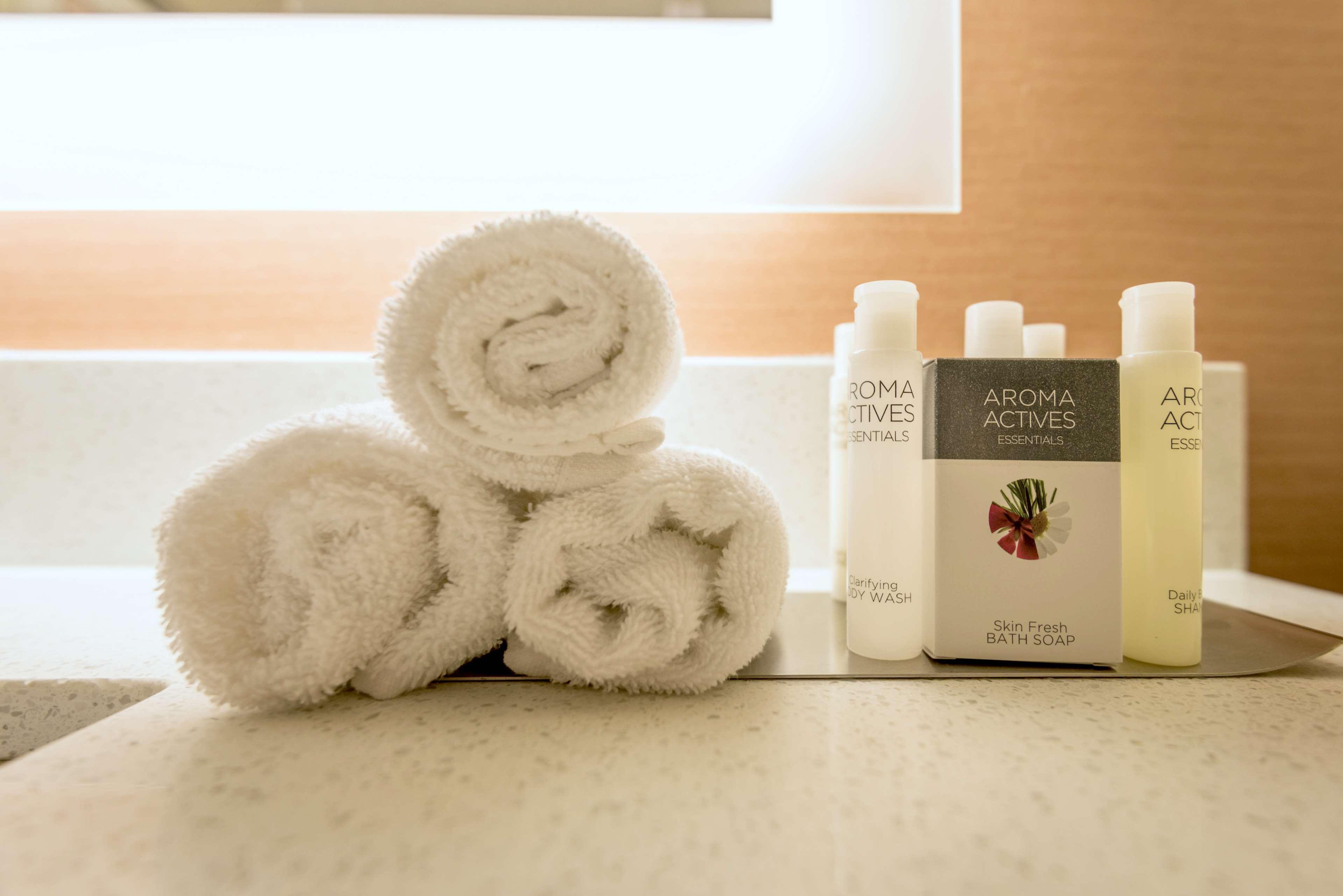 Doubletree By Hilton Montgomery Downtown Экстерьер фото