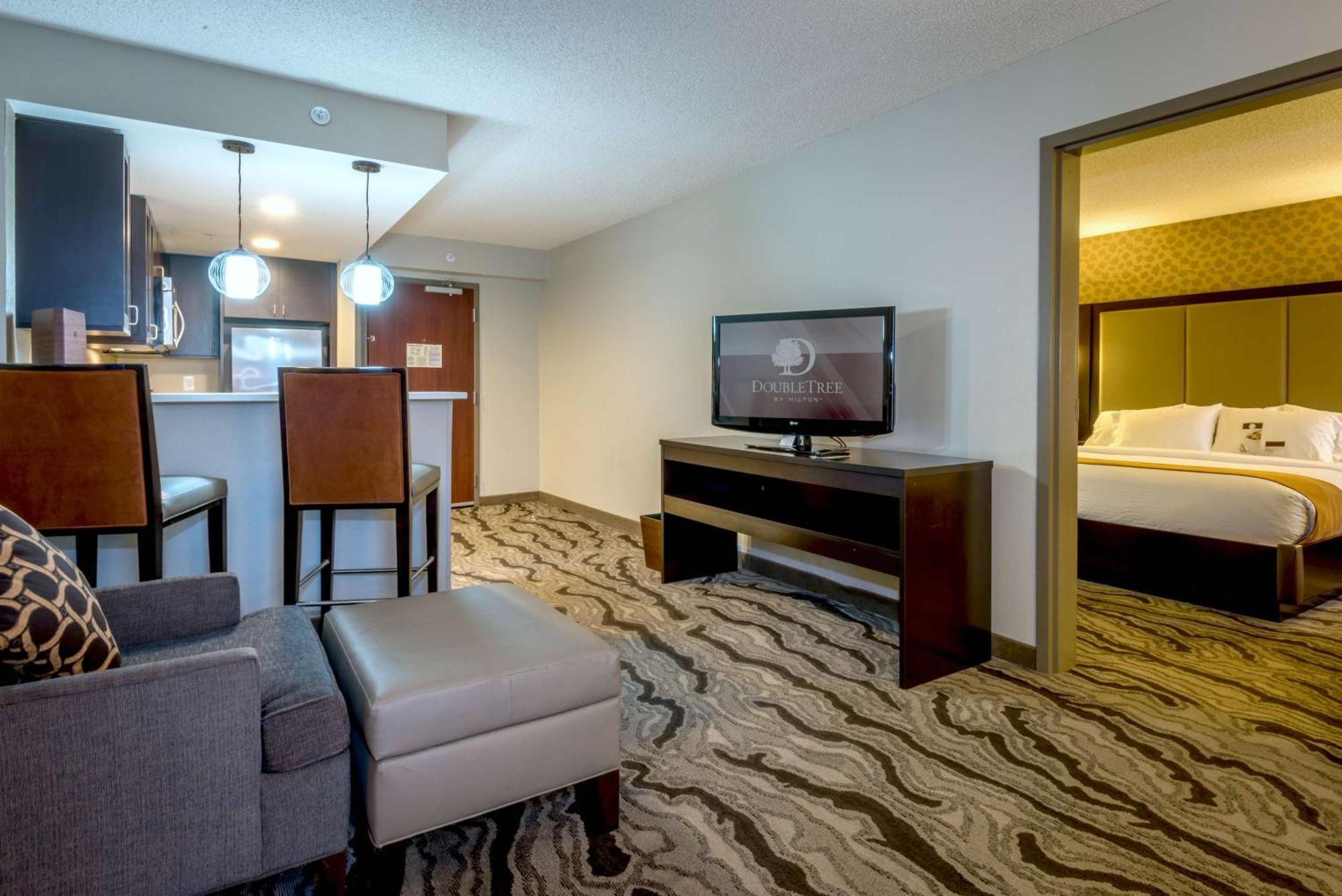 Doubletree By Hilton Montgomery Downtown Экстерьер фото